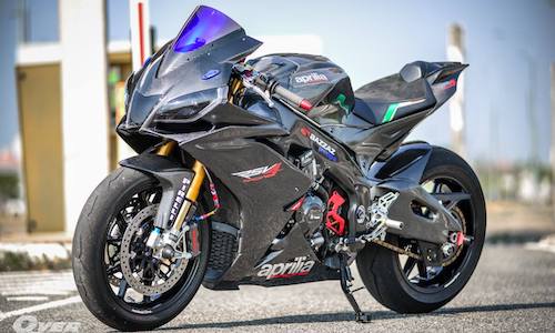 Siêu môtô Aprilia RSV4 APRC độ “full bài” xe đua WSBK