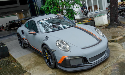 Quốc Cường Gia Lai độ Porsche 911 GT3 tiền tỷ