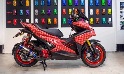 Yamaha NVX khoác áo Louis Vuitton "đỏ choé" tại Sài Gòn 