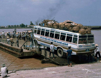 Kho ảnh khổng lồ về VN 1991-1993: Khám phá Hải Phòng