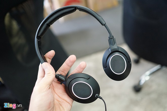 Cận cảnh tai nghe Sennheiser 321i âm bass khoẻ dành cho iPhone