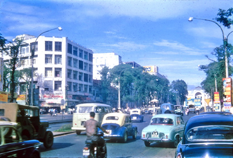 Sài Gòn năm 1965 sôi động trong ảnh màu sắc nét (1)