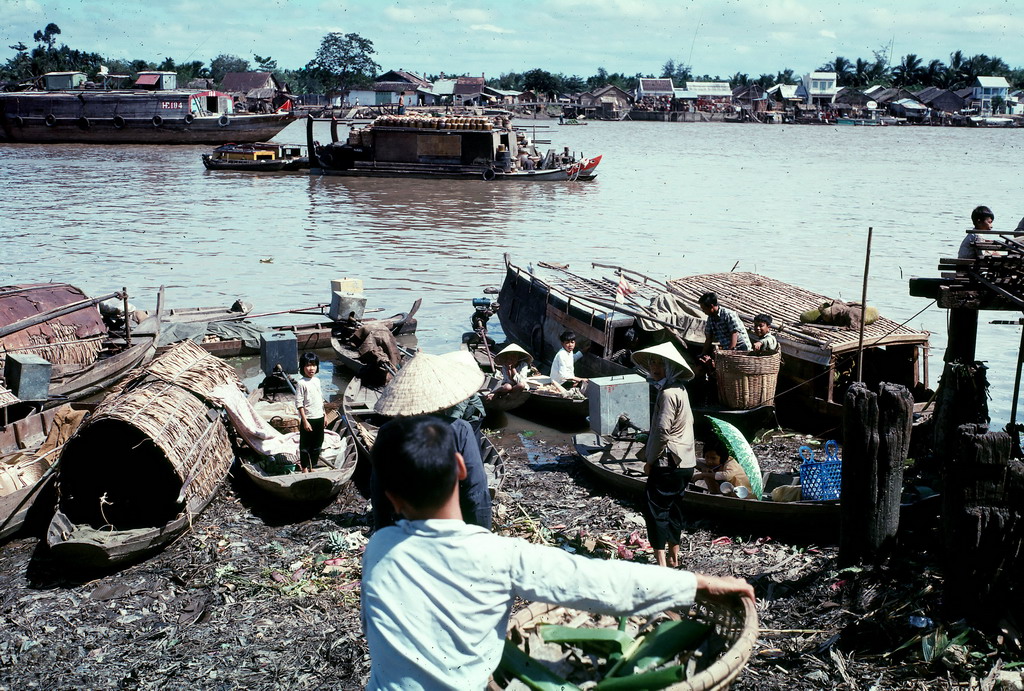 Ảnh đời thường siêu sống động ở Cần Thơ năm 1968-1969 (2)