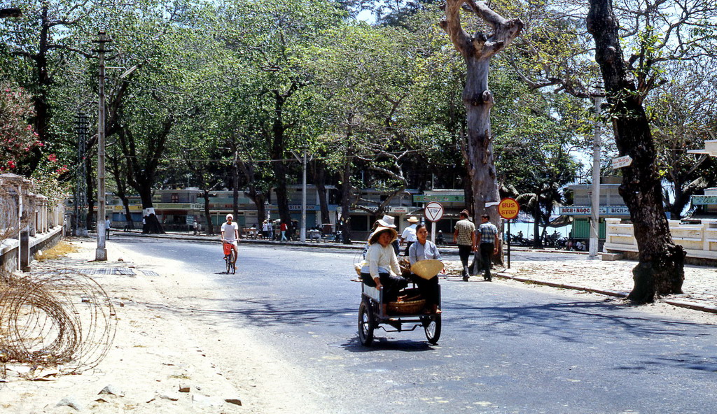 Hình ảnh khó quên về Vũng Tàu năm 1968 của Terry Maher (1)