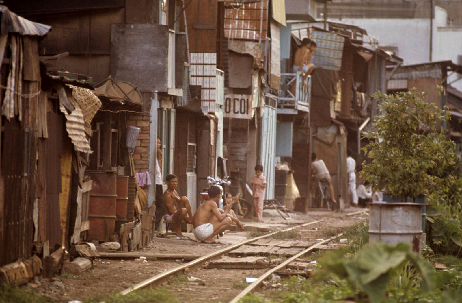 Ảnh chất lừ về đời thường Sài Gòn năm 1972 của Patrice Habans