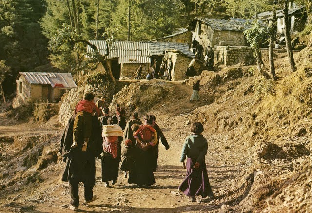 Tò mò cuộc sống huyền bí trên dãy Himalaya thập niên 1970