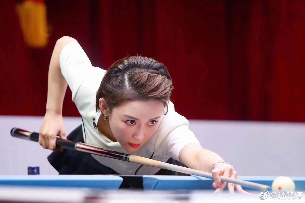 "Nữ hoàng billiards" xứ Trung bị nhầm gái đôi mươi dù bước qua "tuổi băm"