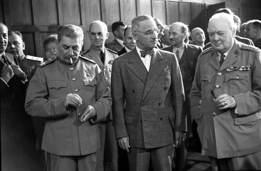 Ngay trước khi ném bom nguyên tử Nhật Bản, Truman nói gì với Stalin?