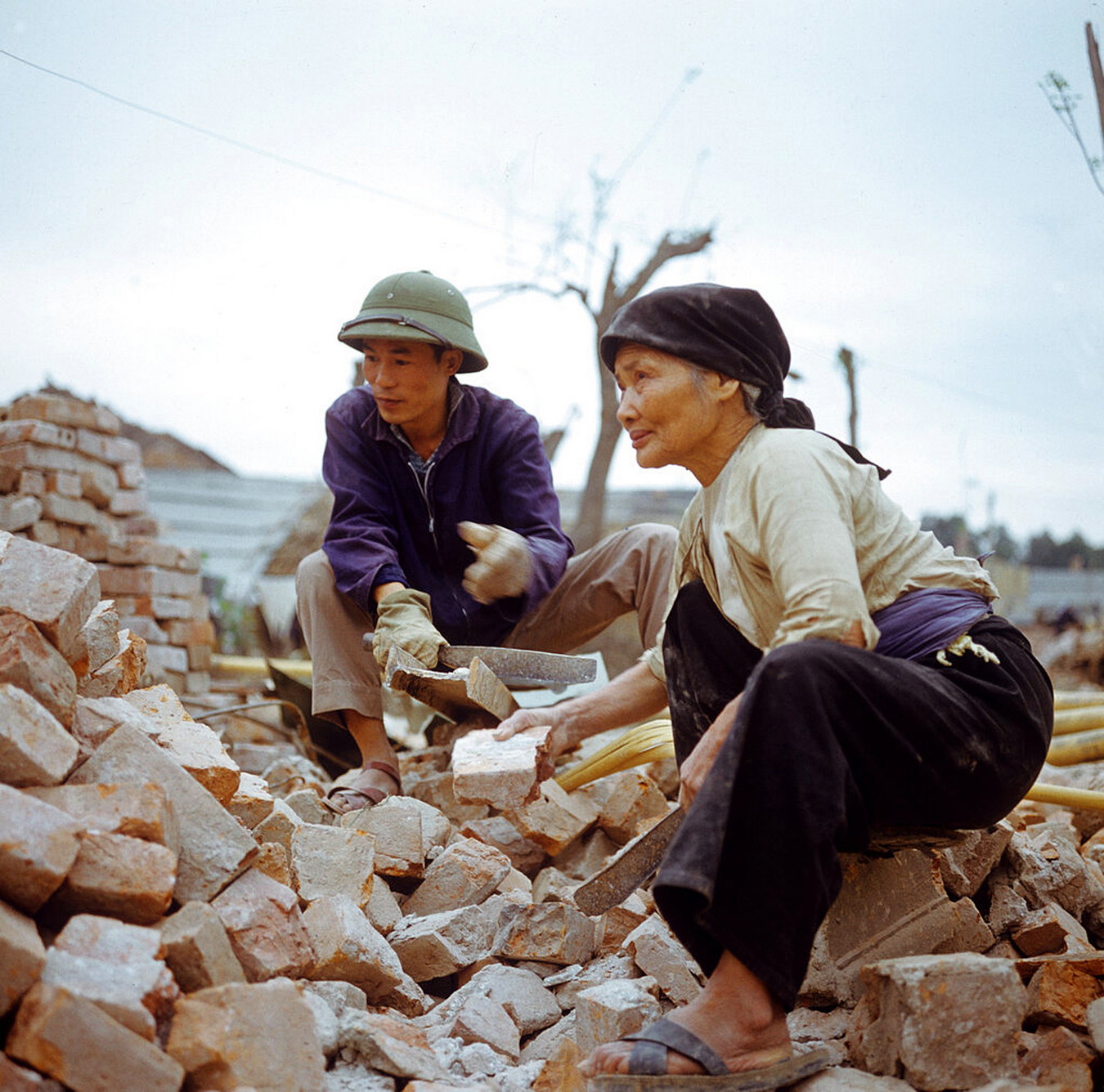 Xúc động loạt ảnh tư liệu cực quý về Hà Nội năm 1973