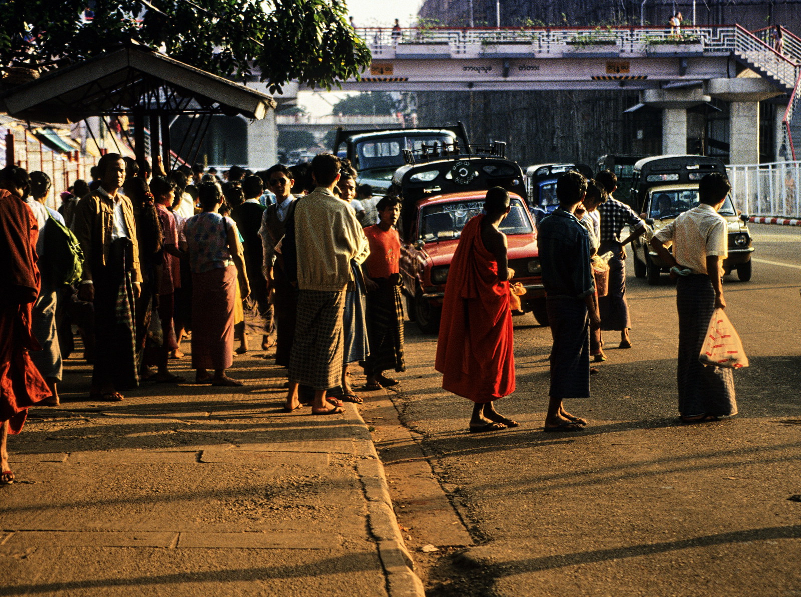 Ảnh để đời về đất nước Myanmar năm 1992