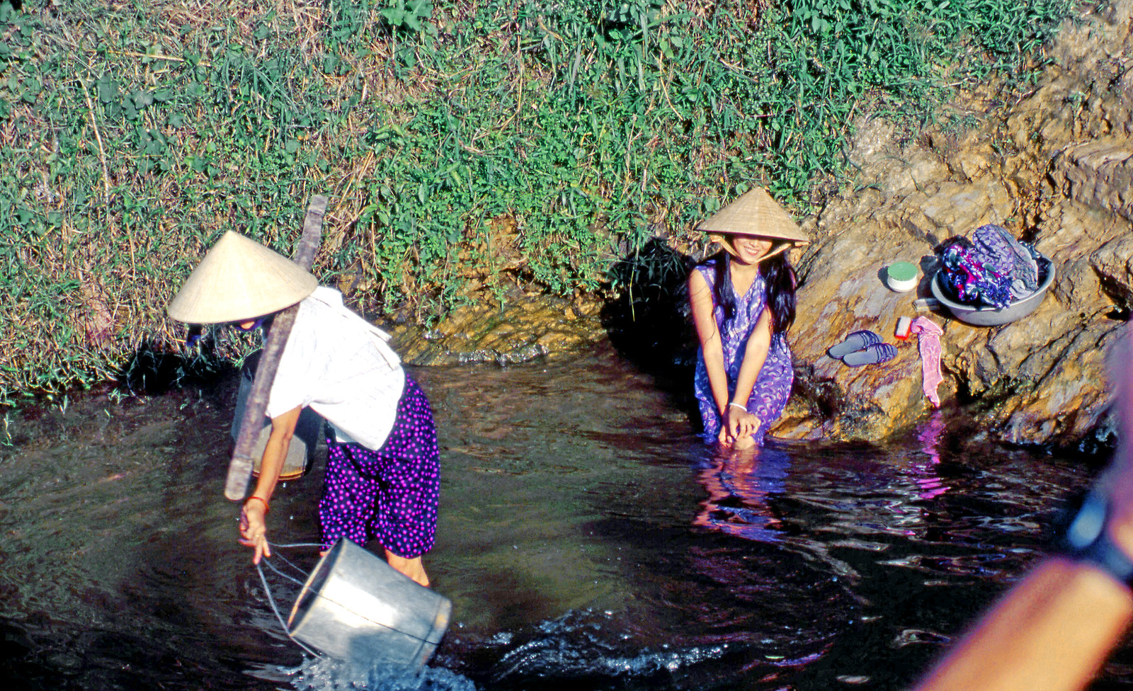 Ba miền Việt Nam đầu thập niên 1990 qua ảnh phó nháy Pháp (2)