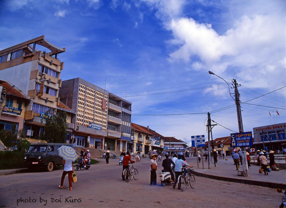 Loạt ảnh gây ngỡ ngàng về khu Hòa Bình Đà Lạt thập niên 1990