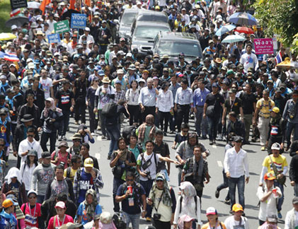 Nữ Thủ tướng Yingluck bị bãi nhiệm, phe đối lập vẫn biểu tình lớn