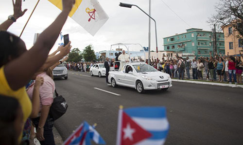 Ảnh người dân Cuba hân hoan chào đón Giáo hoàng Francis