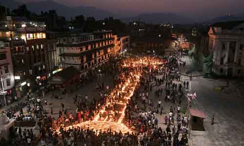 Chùm ảnh tưởng niệm một năm động đất ở Nepal