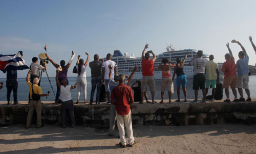 Ảnh dân La Habana háo hức đón du thuyền Mỹ sang Cuba