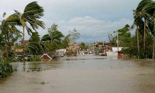 Kinh hoàng siêu bão Haima tàn phá Philippines