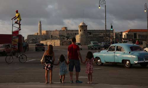 Ảnh: Nghề quảng cáo độc đáo ở Cuba