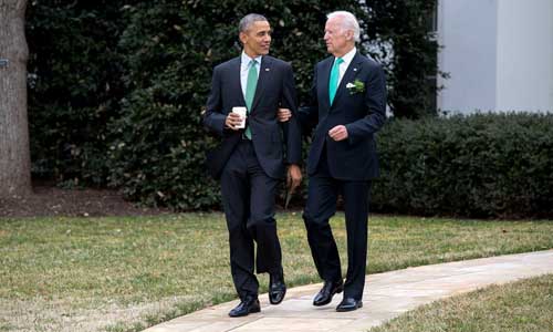 Ảnh thân thiết giữa Tổng  thống Obama và Phó TT Biden