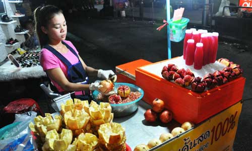 Cuộc sống đường phố sôi động ở Bangkok qua ảnh