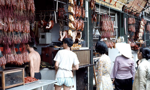 Cảnh buôn bán nhộn nhịp ở Sài Gòn xưa hồi 1960 