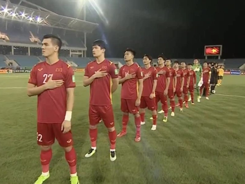 Video:  Quốc ca Việt Nam bị tắt tiếng “vì lý do bản quyền” ở AFF Cup