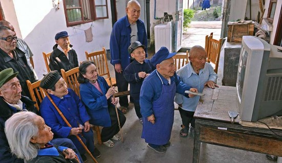 Video: Khám phá “ngôi làng của những người lùn”