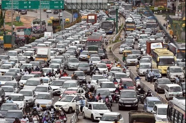 Video:  Có thành phố mỗi khi kẹt xe thì đi ô tô nhanh bằng... đi bộ