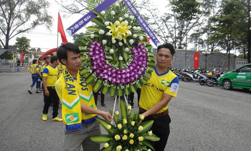 Hội CĐV SLNA thành kính dâng hương tại nghĩa trang liệt sỹ