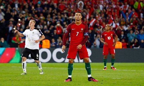 Ảnh Euro 2016 Bồ Đào Nha 0-0 Áo: Ronaldo tiếp tục "vô duyên"