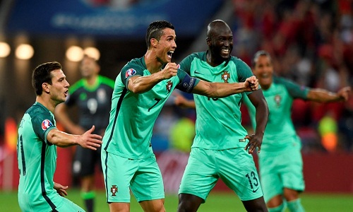 Euro 2016 Bồ Đào Nha 2-0 Xứ Wales: Ronaldo đi vào lịch sử 