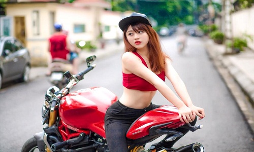 Gặp lại hot girl Hà thành xinh đẹp nổi bật mùa Euro 2016