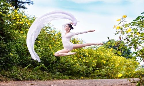 Vũ điệu hoa dã quỳ của vũ công ballet trẻ gây sốt mạng