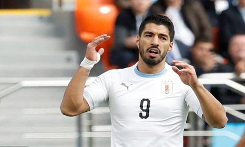 Suarez mờ nhạt, Uruguay nhọc nhằn vượt qua Ai Cập 