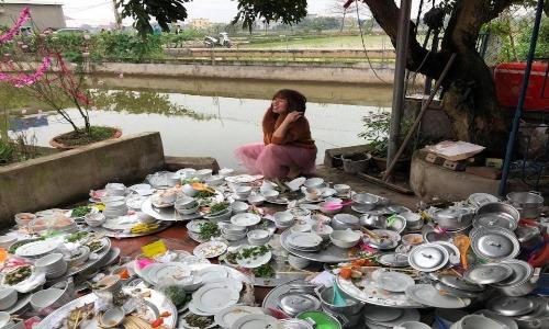 Nhà có giỗ, hội chị em phát ngất vì đống bát đĩa chất cao như núi