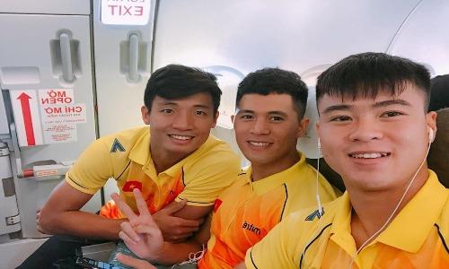 Bộ 3 trung vệ U23 Việt Nam gây mê dân mạng bằng ảnh selfie cực chất