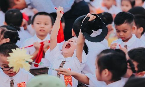 Tâm trạng trong lễ khai giảng của các “sinh viên đại học chữ to” ra sao?