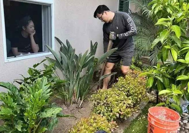 Vợ "Vua cá Koi" khoe biệt phủ ngập tràn hoa trái ở Mỹ