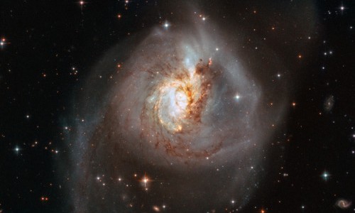 Ngoạn mục ảnh thiên hà NGC 3256 trong diện mạo kỳ lạ