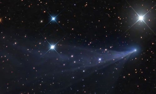Bắt gặp sao chổi màu xanh hiếm có C / 2016 R2