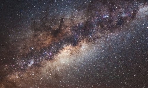 Kinh ngạc xác chết thiên hà rơi vào Milky Way