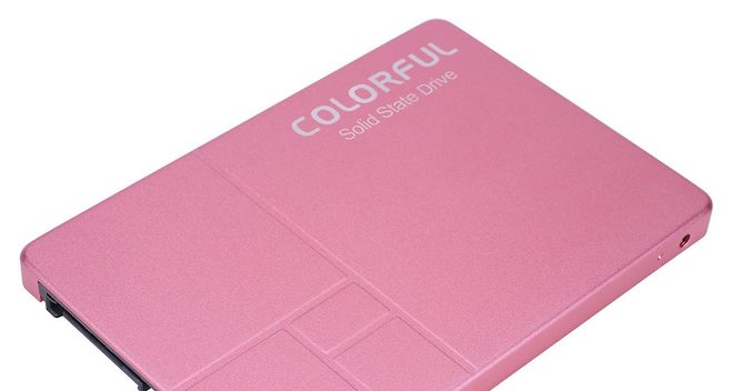 Dòng SSD đầu tiên trên thế giới có màu hồng nữ tính