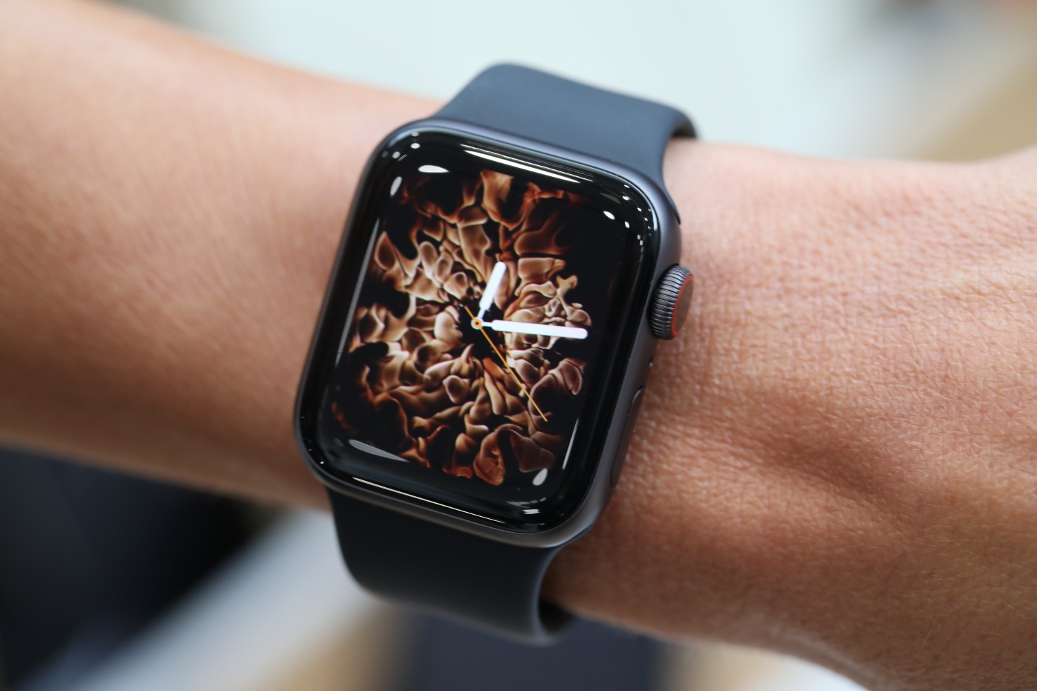 Apple Watch Series 4 có đáng để bạn "dốc hầu bao"?