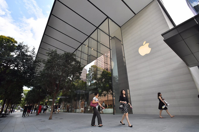 Một số người VN đến Singapore mua iPhone bị từ chối nhập cảnh