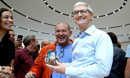 CEO Apple Tim Cook khẳng định 99% người dùng hài lòng với iPhone X