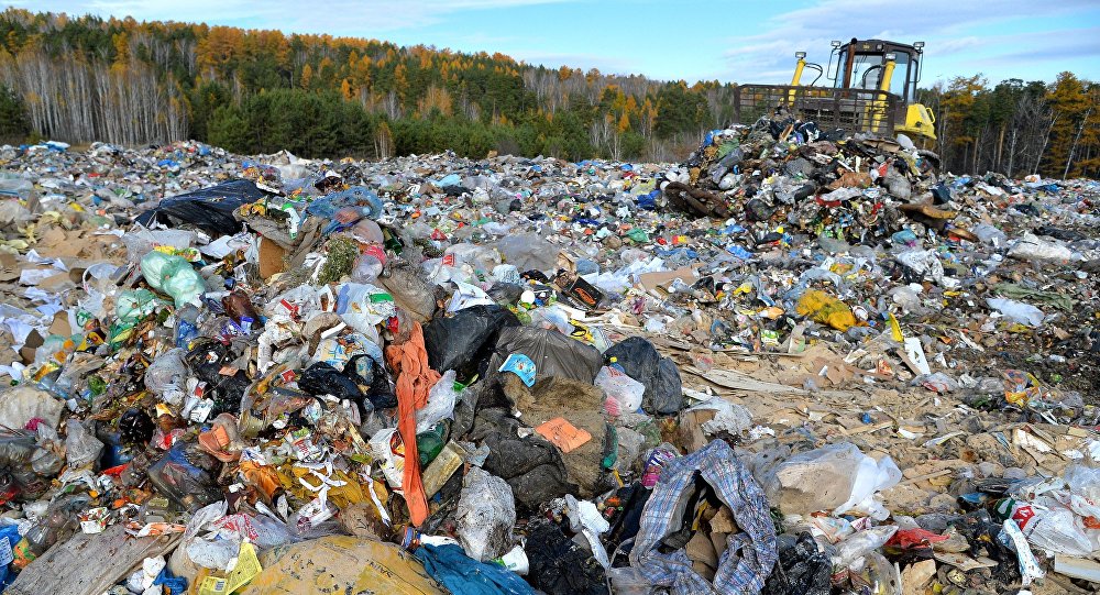Bới tung 12 tấn rác tìm túi tiền chứa hàng trăm triệu vứt nhầm