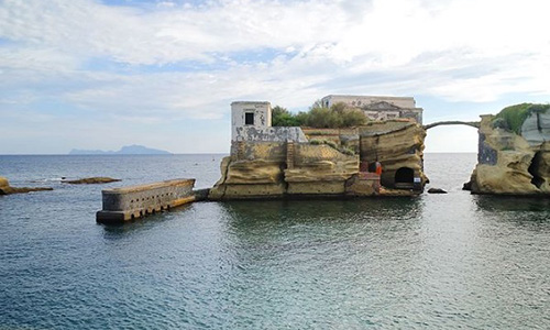 "Lời nguyền chết chóc" của hòn đảo tuyệt đẹp ở Italia