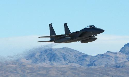 Bị Nga thách thức, Mỹ "nổi máu" trang bị vũ khí laser cho F-15