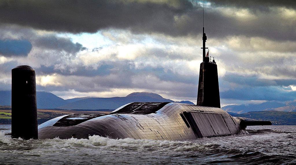 Tàu ngầm hạt nhân Anh – Pháp và vụ va chạm dưới đáy đại dương