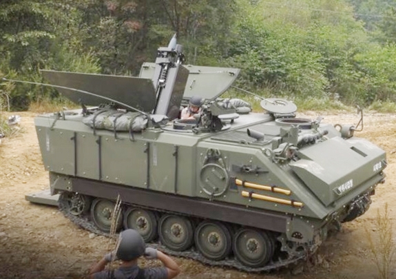 Kinh ngạc cách Hàn Quốc gắn cối 120mm lên xe thiết giáp M113
